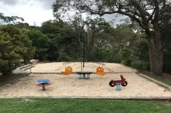 Bay St Park 250x165