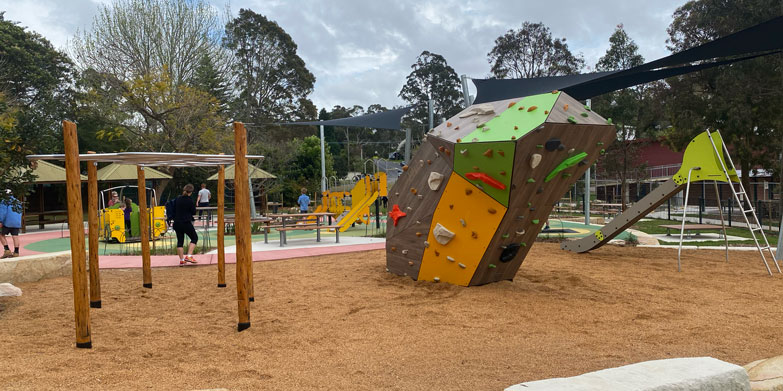 Warrina Street Oval Playground Awesome