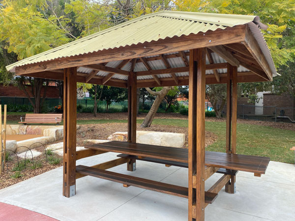 Warrina Street Oval Playground picnictables