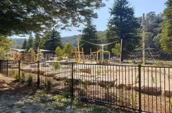 bobbin head playground playground 250x165