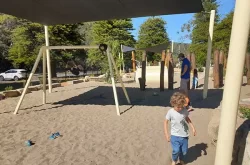 bobbin head playground small swings 250x165