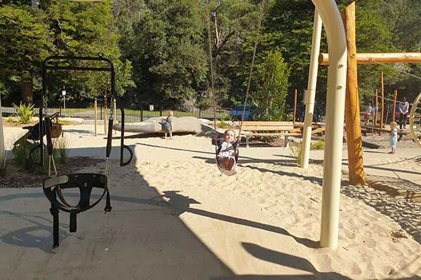 bobbin head playground swing