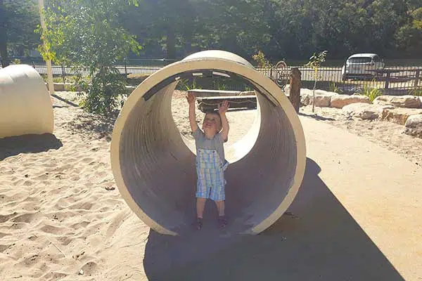 bobbin head playground tunnel